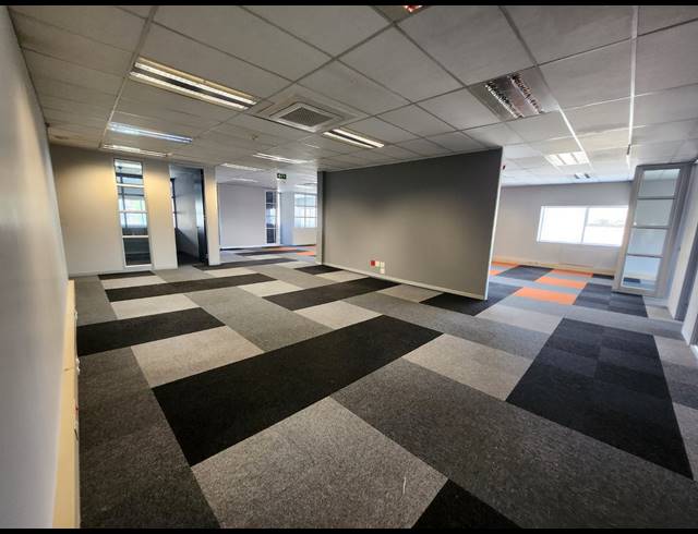 624M² OFFICE TO LET IN VORNA VALLEY